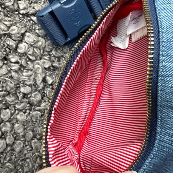 Herschel Fifteen Hip Pack Belt Bag Denim Blue Rare Hipster Crossbody Buckle - Picture 7 of 9